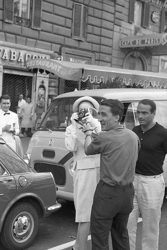 Giacomo Alexis Scherza In Via Veneto Con Marlene Dietrich